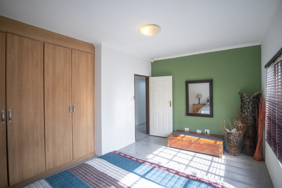 5 Bedroom Property for Sale in Safari Gardens North West
